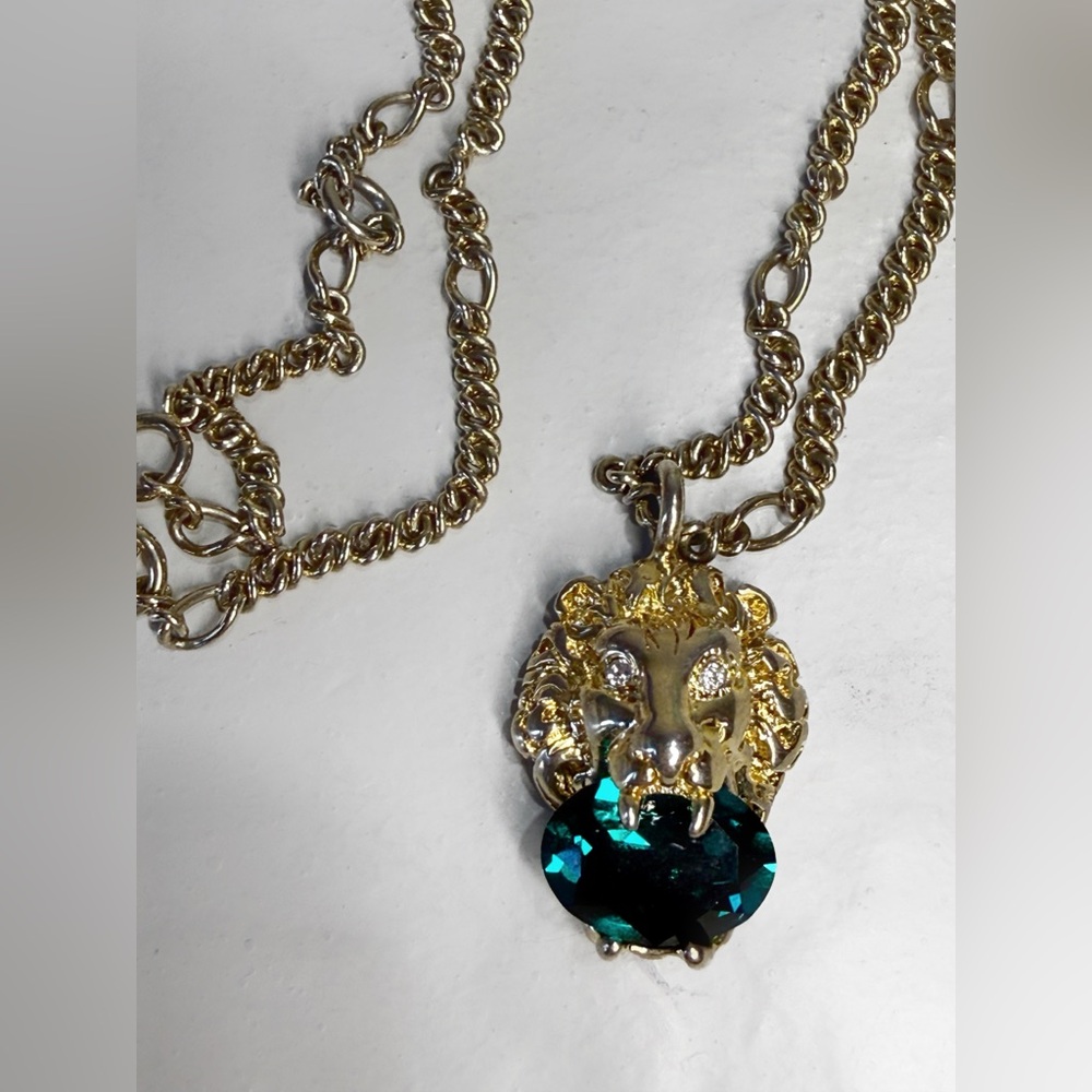 Gucci Lion Feline Pendant Necklace with Green Stone Cat - Picture 8 of 12